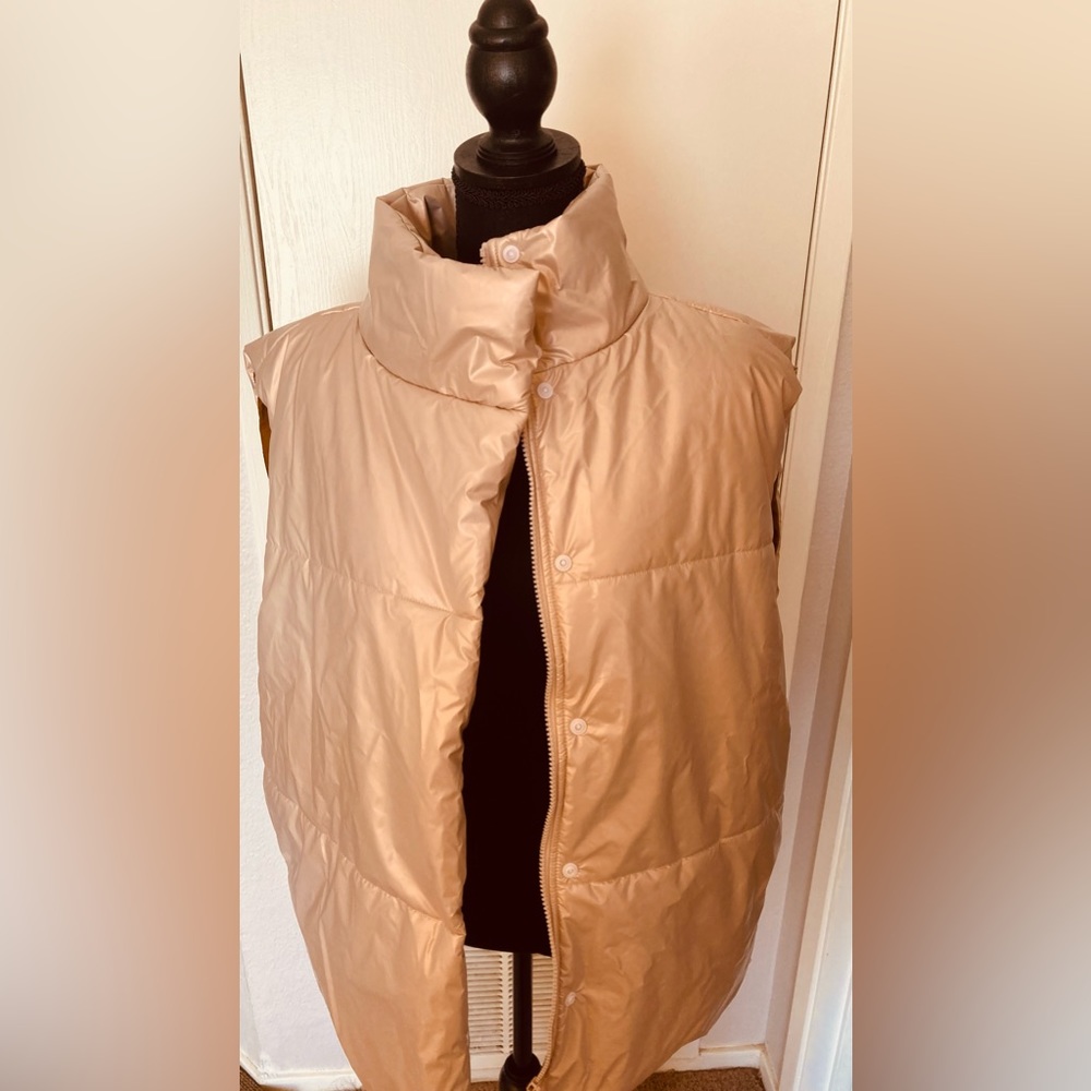 Fabletics Essential Reversible Puffer Vest - image 1